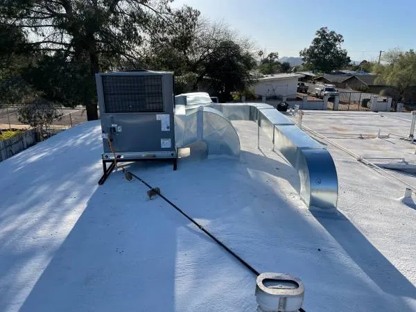 Rooftop package unit with insulated duct runs